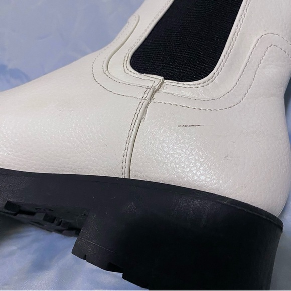 Old Navy White Chelsea Boots with Chunky Sole and Elastic Side Panels - Picture 11 of 12
